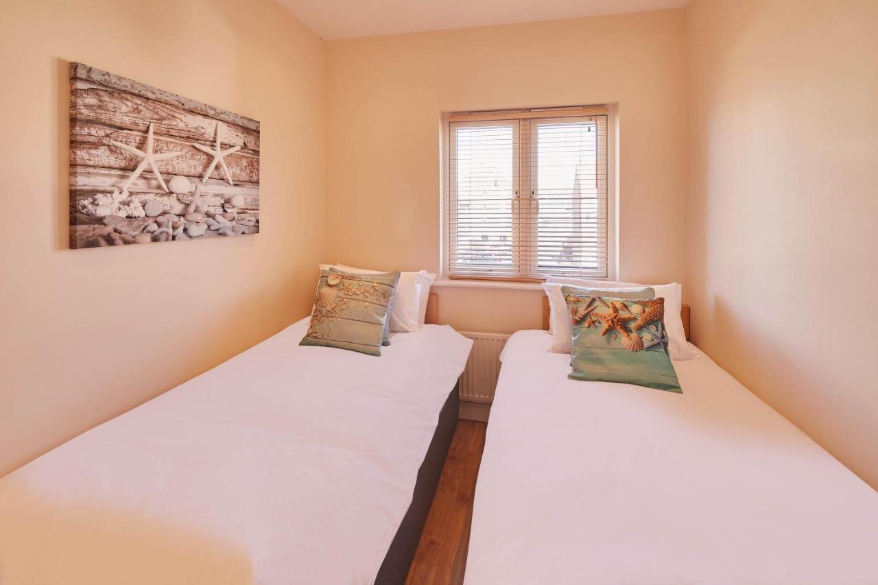 Host & Stay - The Scuttlebutt Townhouse Уитби Экстерьер фото
