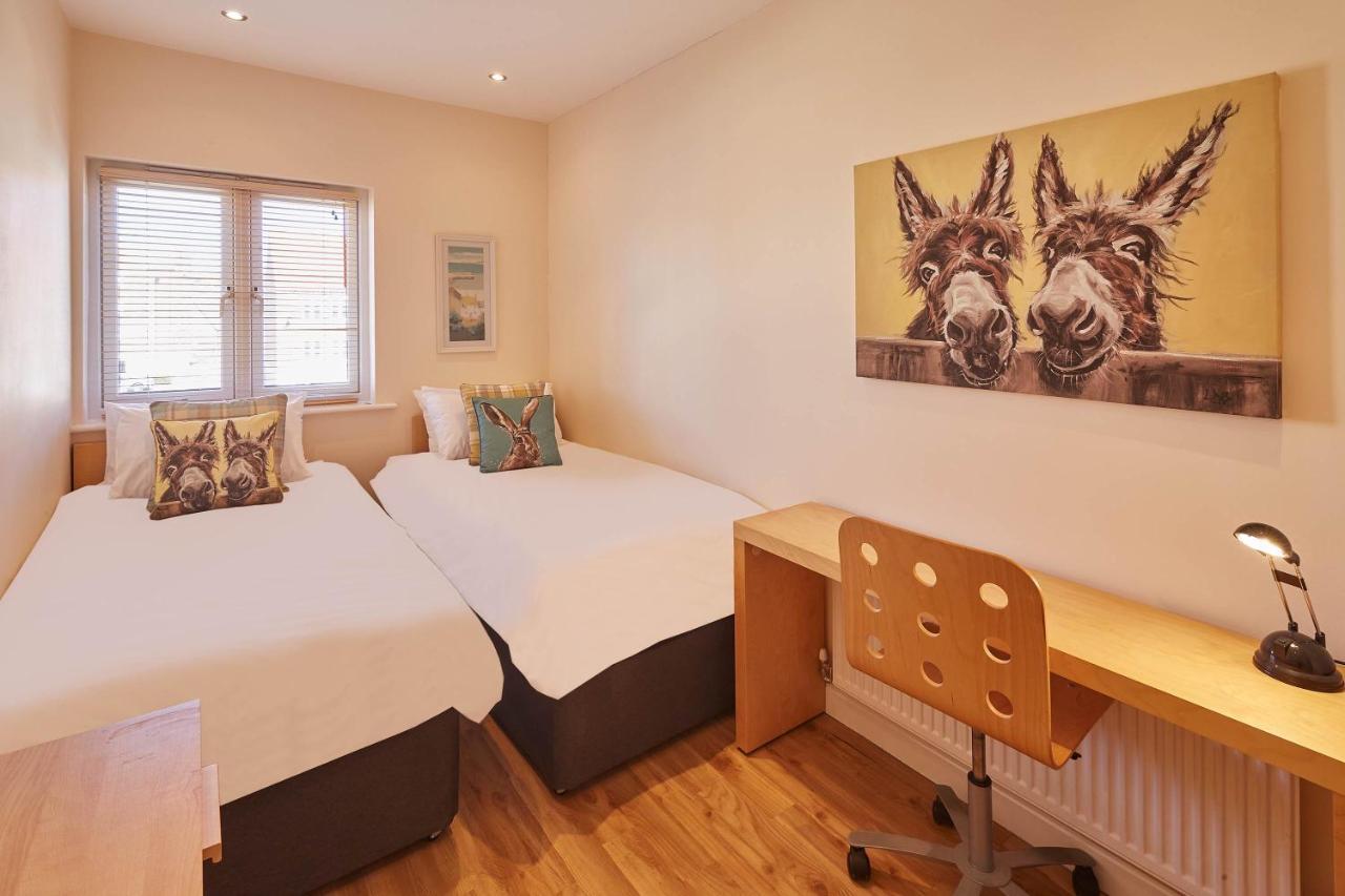 Host & Stay - The Scuttlebutt Townhouse Уитби Экстерьер фото