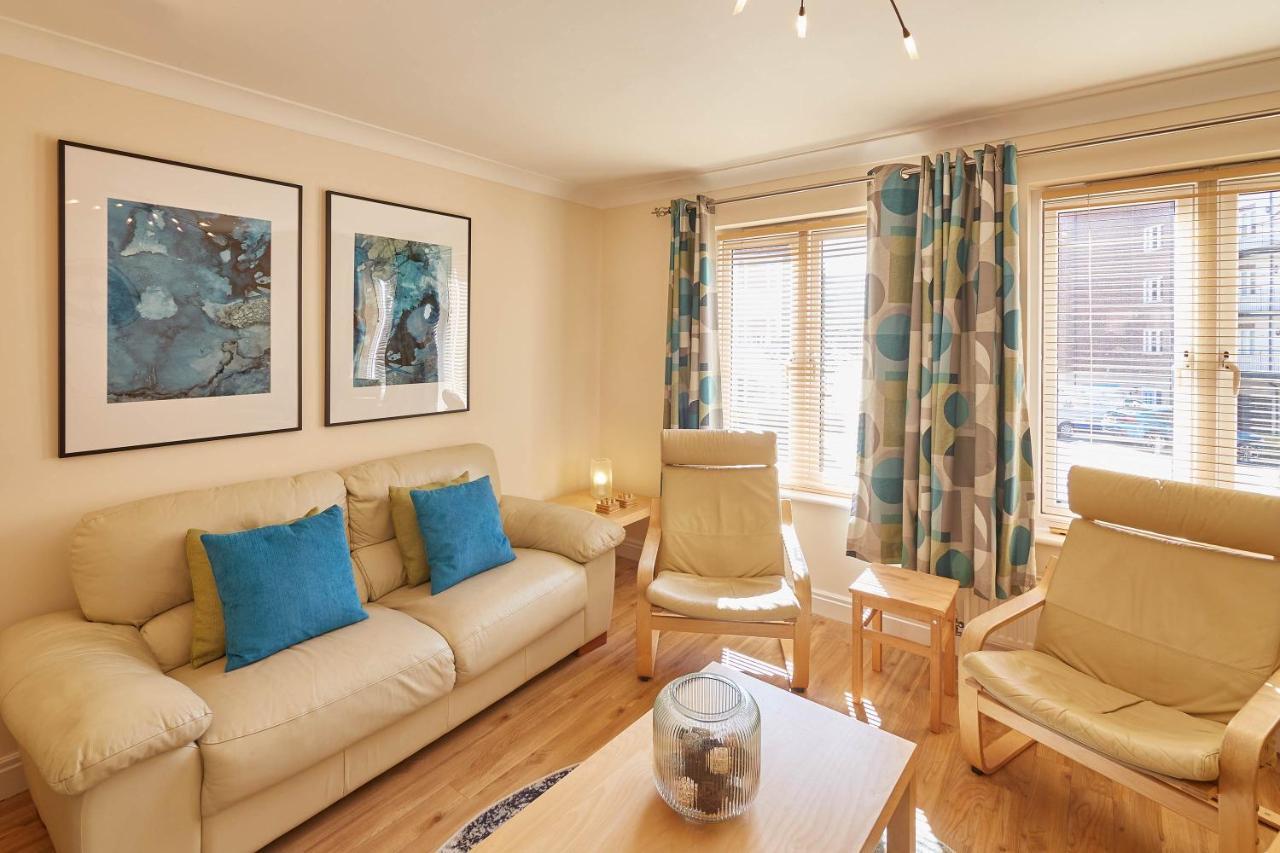 Host & Stay - The Scuttlebutt Townhouse Уитби Экстерьер фото