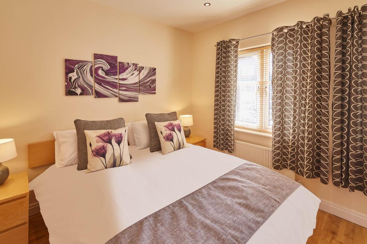 Host & Stay - The Scuttlebutt Townhouse Уитби Экстерьер фото
